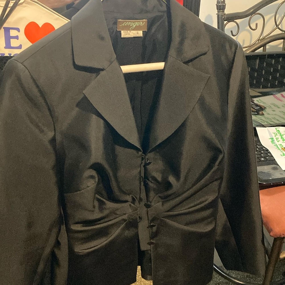 Kay Unger size 6 suit